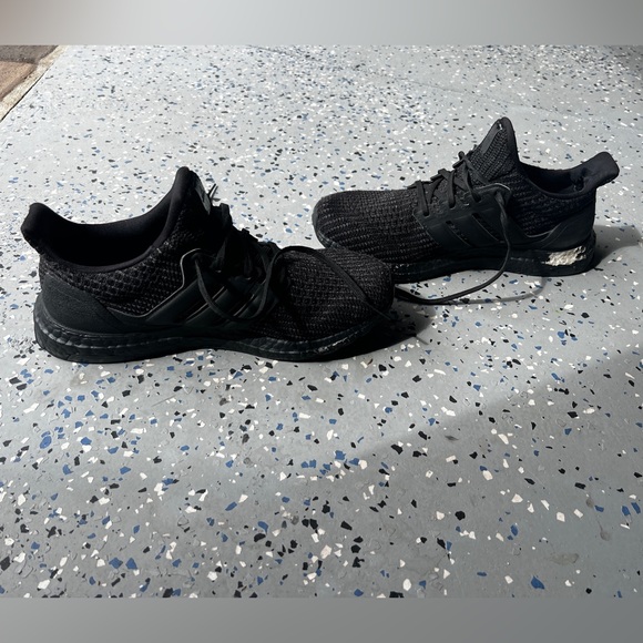 Adidas UltraBoost Running Shoes - Picture 3 of 7